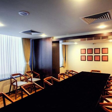 Minla Hotel Bangalore Esterno foto