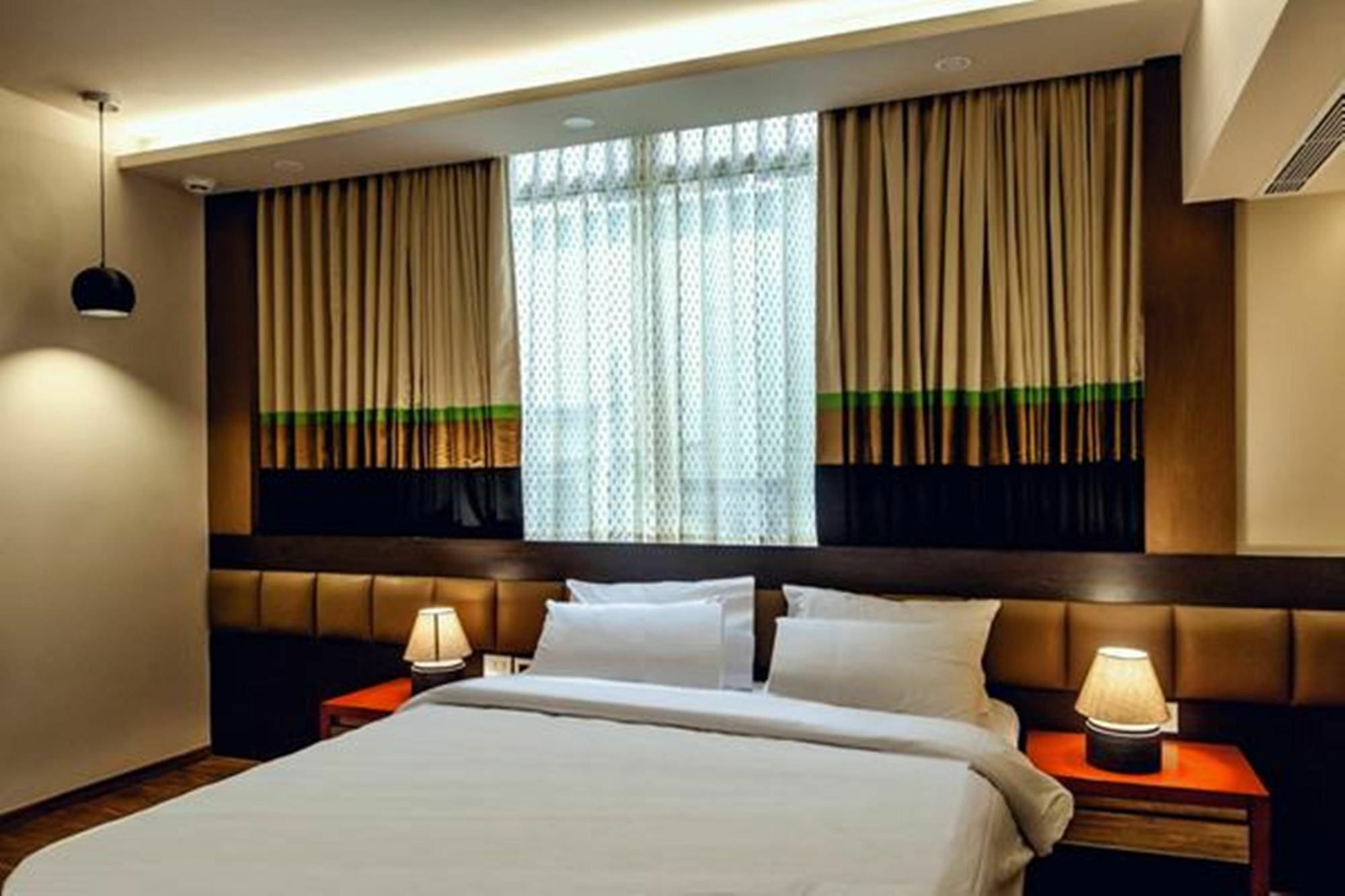 Minla Hotel Bangalore Esterno foto