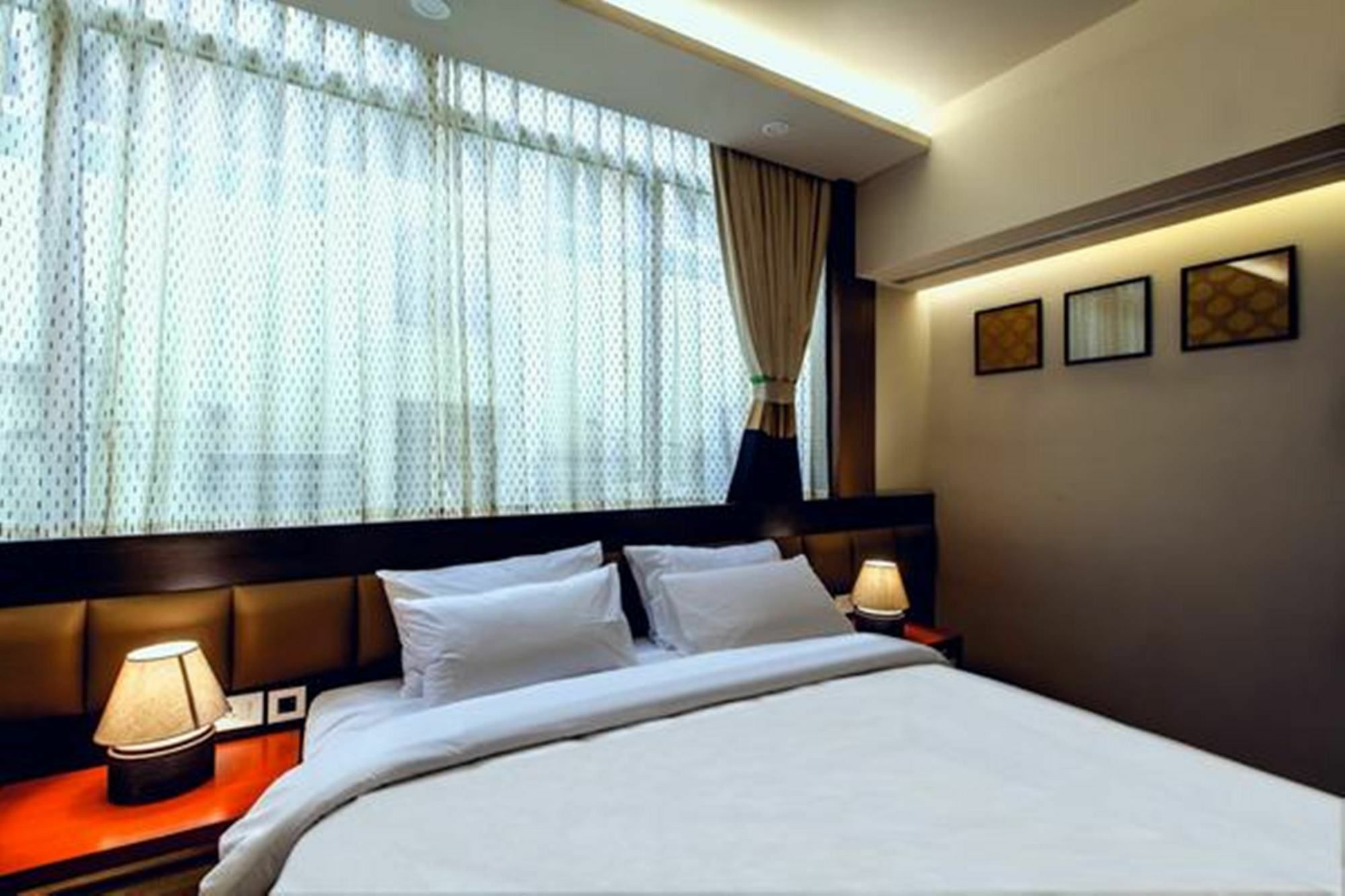 Minla Hotel Bangalore Esterno foto
